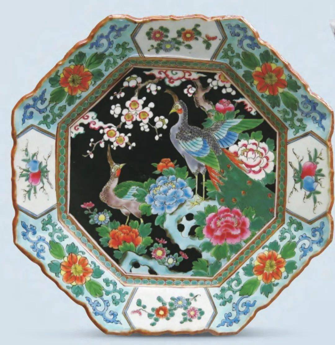 鲜明的时代特征鉴别历代古瓷上的孔雀纹饰