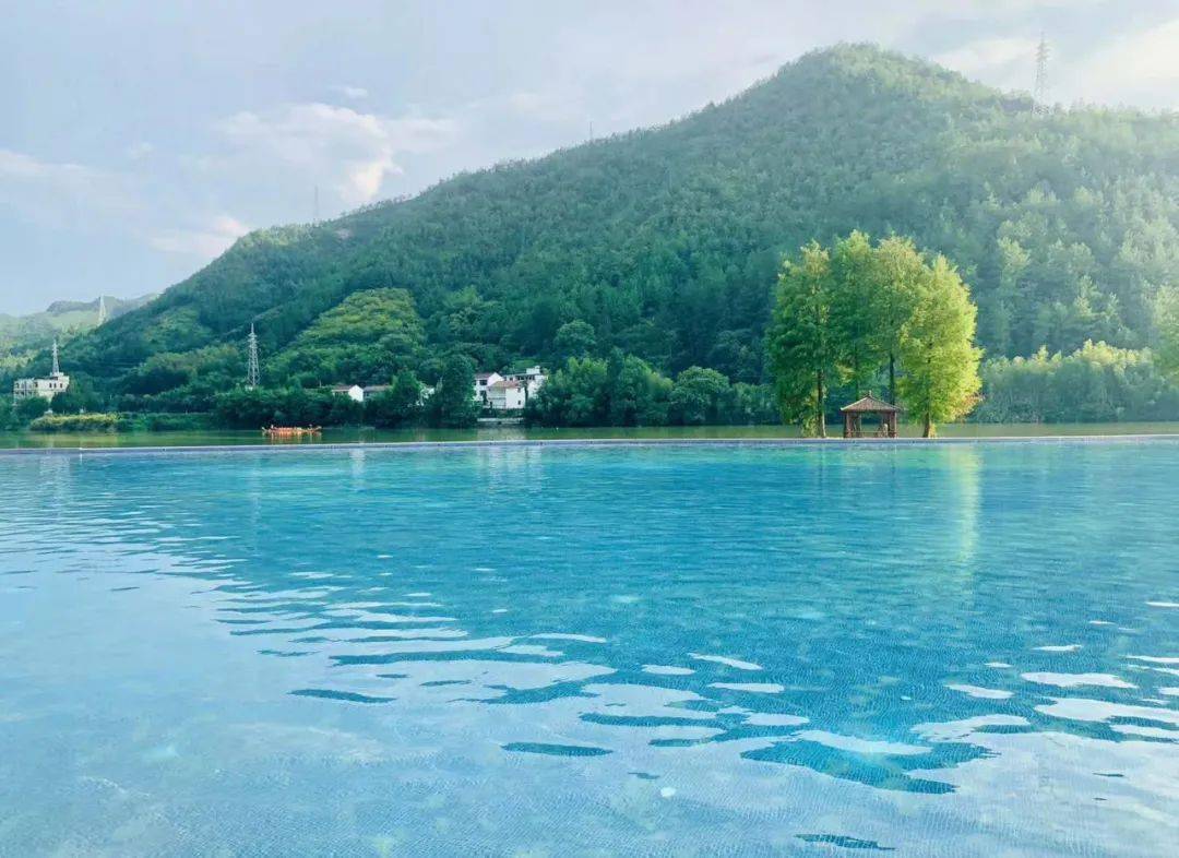 尖叫云和首个星空无边泳池马上开放地点就在