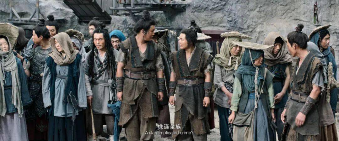 想都没想就让东一龙,楚魂和龙套哥, 代表清源家族参赛.