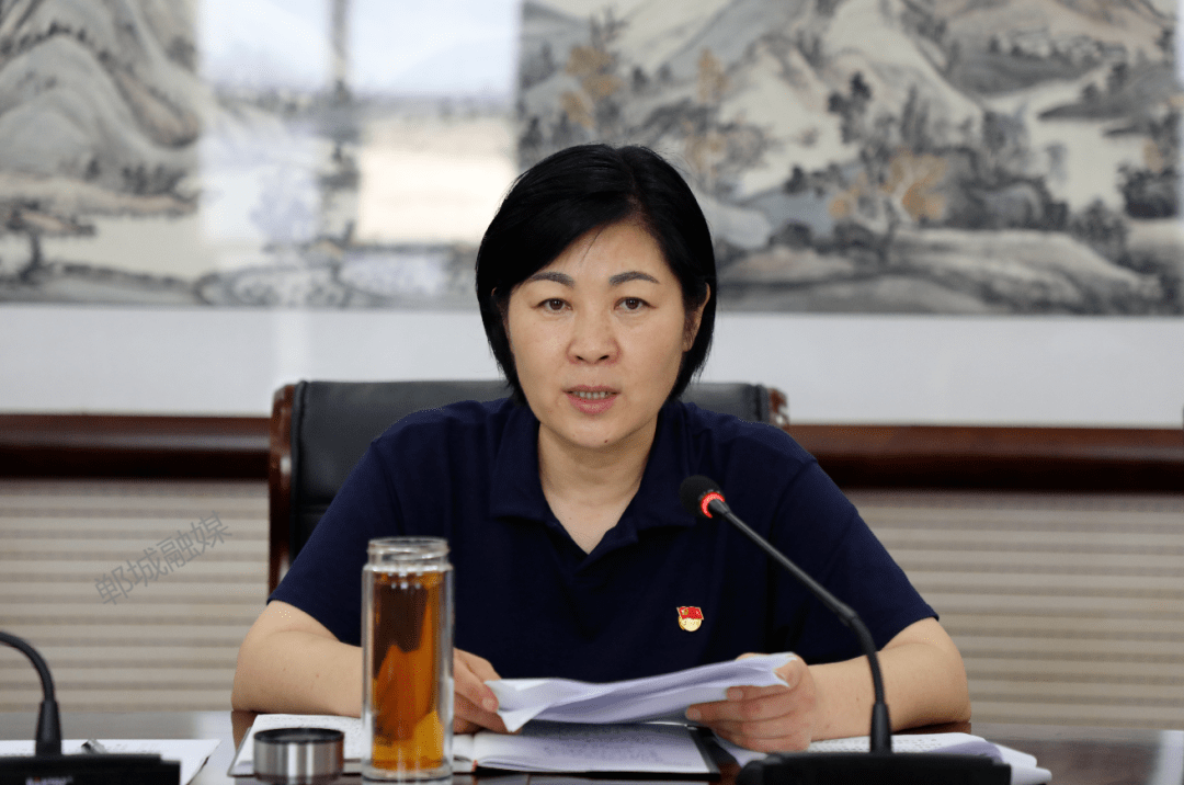 7月30日,市人大常委会副主任,县委书记罗文阁主持召开中共郸城县委以
