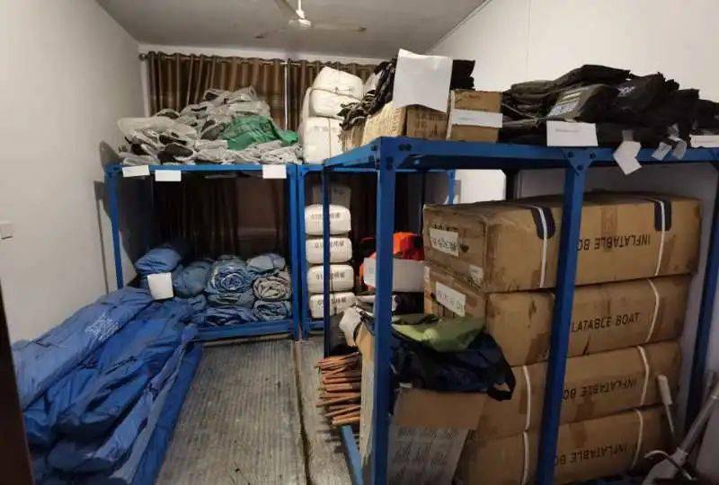 未雨绸缪区发改局全力做好防汛物资储备工作