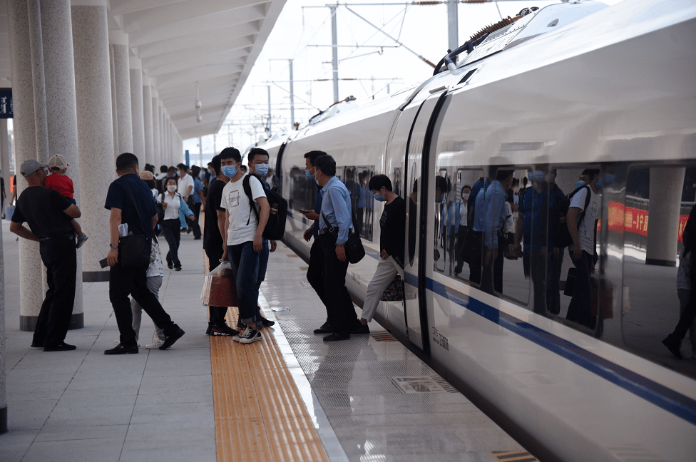 赤喀高铁开通喜迎满月首月客流超145万人次客运收入864万余元