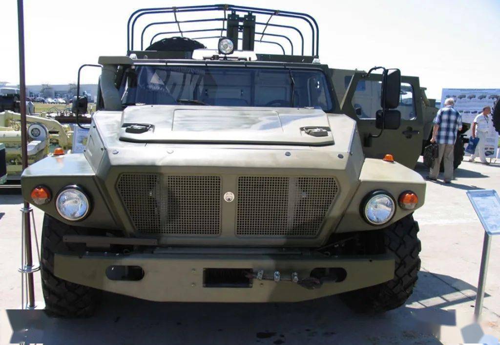 驱狼吞虎gaz旗下vpk3927狼式多功能装甲车凭何替代虎式