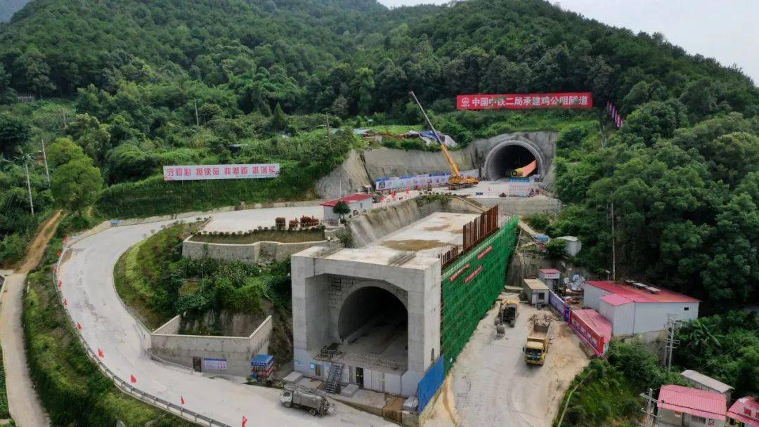 深圳鸡公山隧道图片
