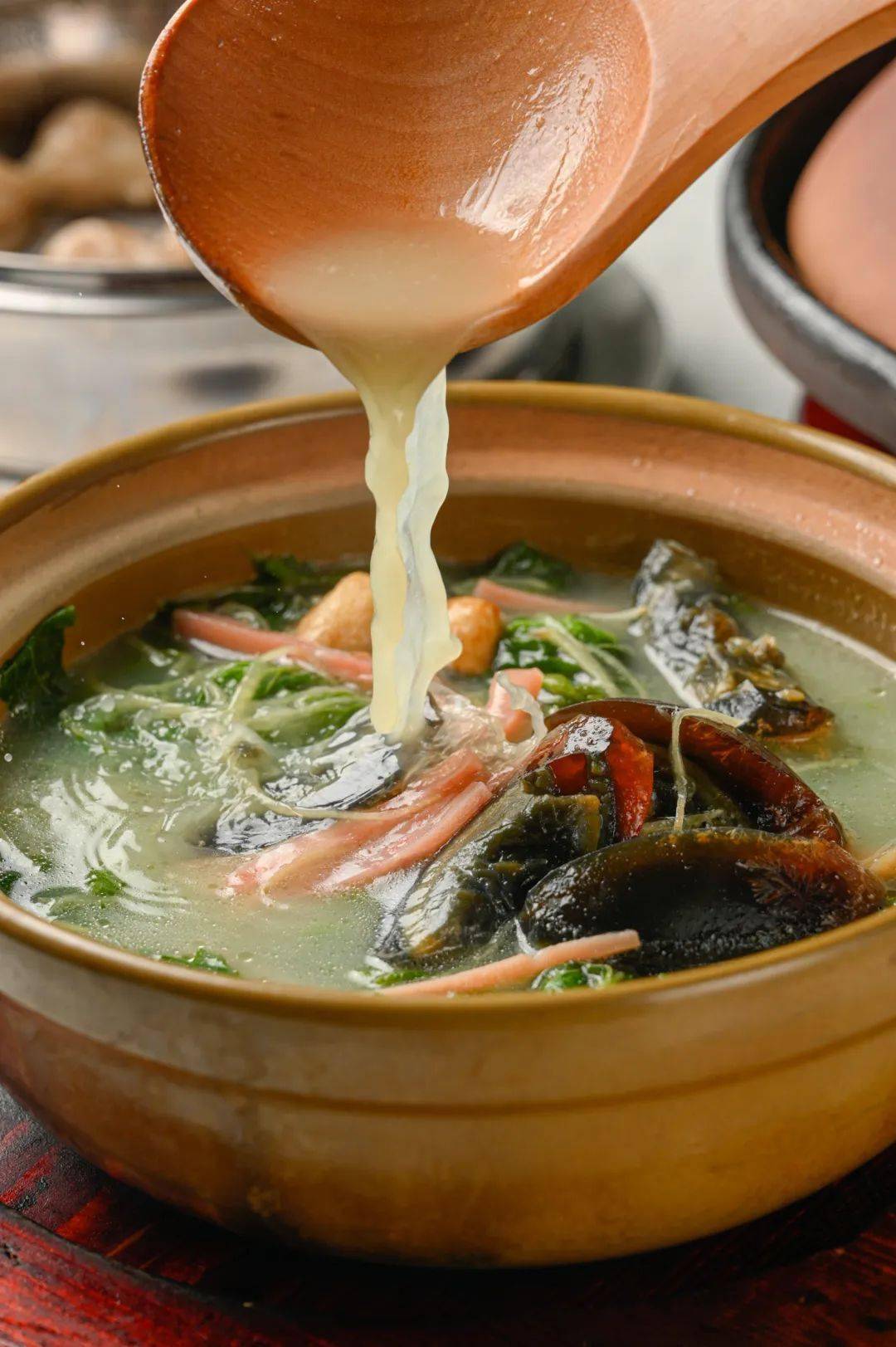 『东晓南』啫啫煲专门店!啫了30年,锅都烂了10w个