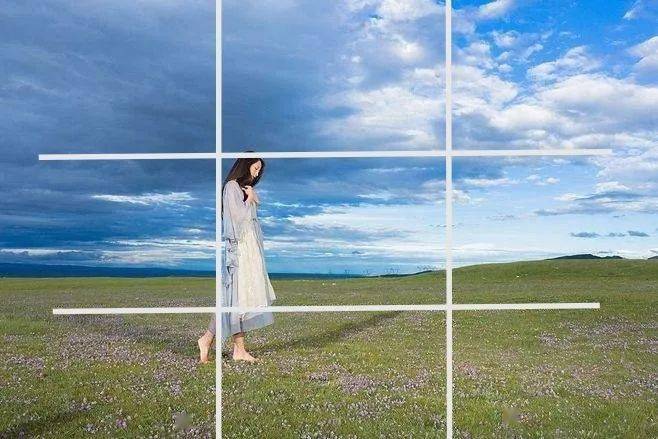 具体操作三分构图法也称为井字构图法,需要在每次拍摄前,用"两横两竖"