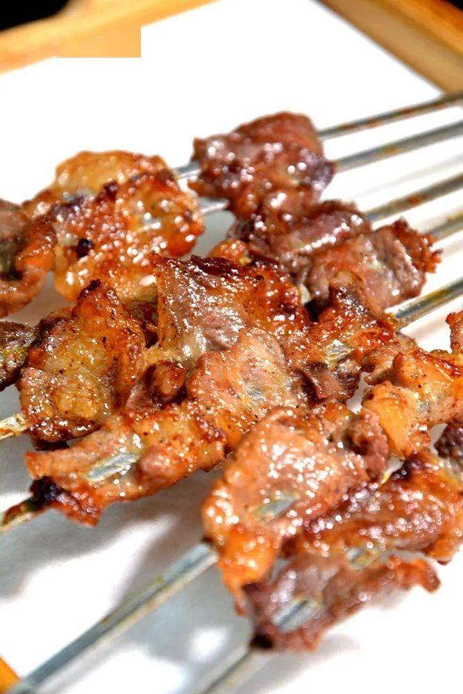 几乎是桌桌必点的菜 去过他家没吃过这个酱油筋 约等于这一趟白来 初
