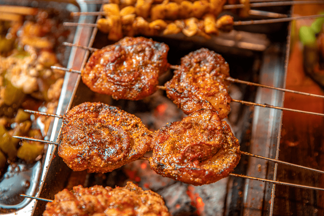 99元抢套餐在徐州30年烧烤名店享受羊油孜然辣椒交织的滋啦滋啦快感