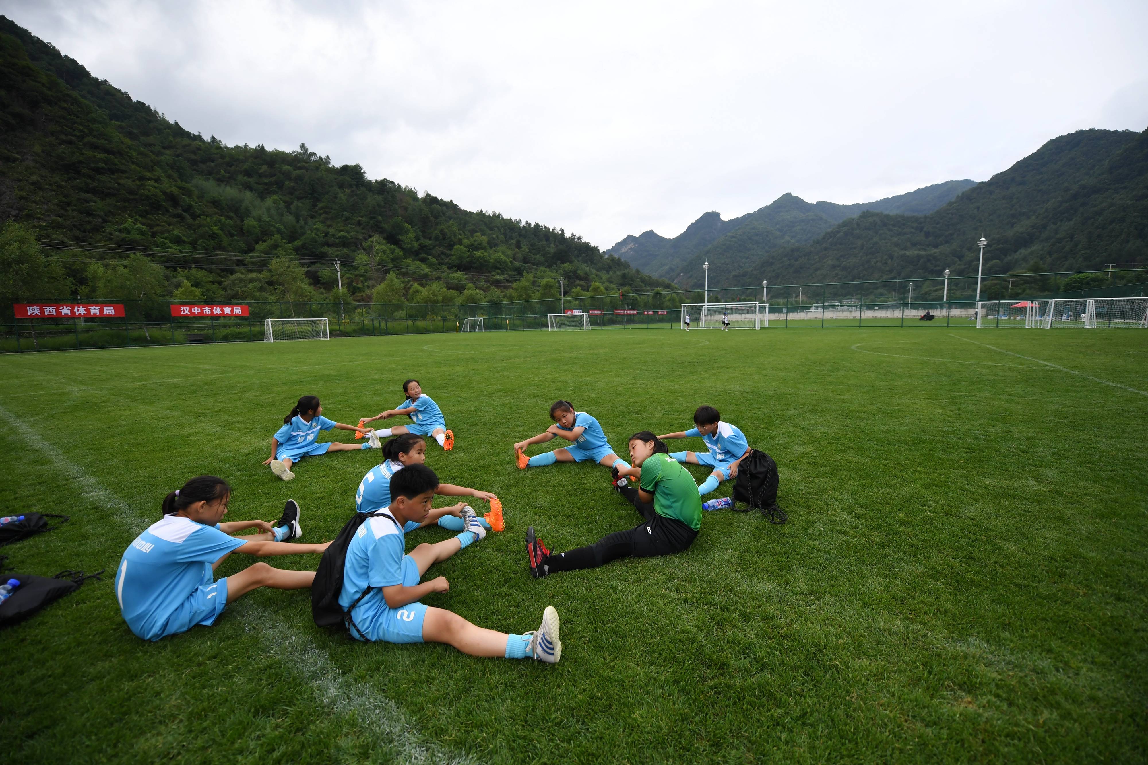 2020年陕西省青少年足球锦标赛女子丙组比赛在留坝县中学举行(8月4日