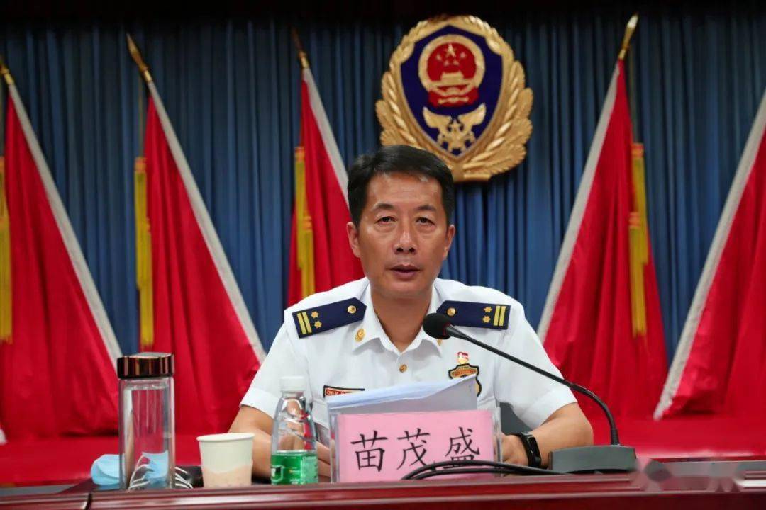 会议首先观看了《2020年度重点任务月度验收和督察通报片》,对各基层
