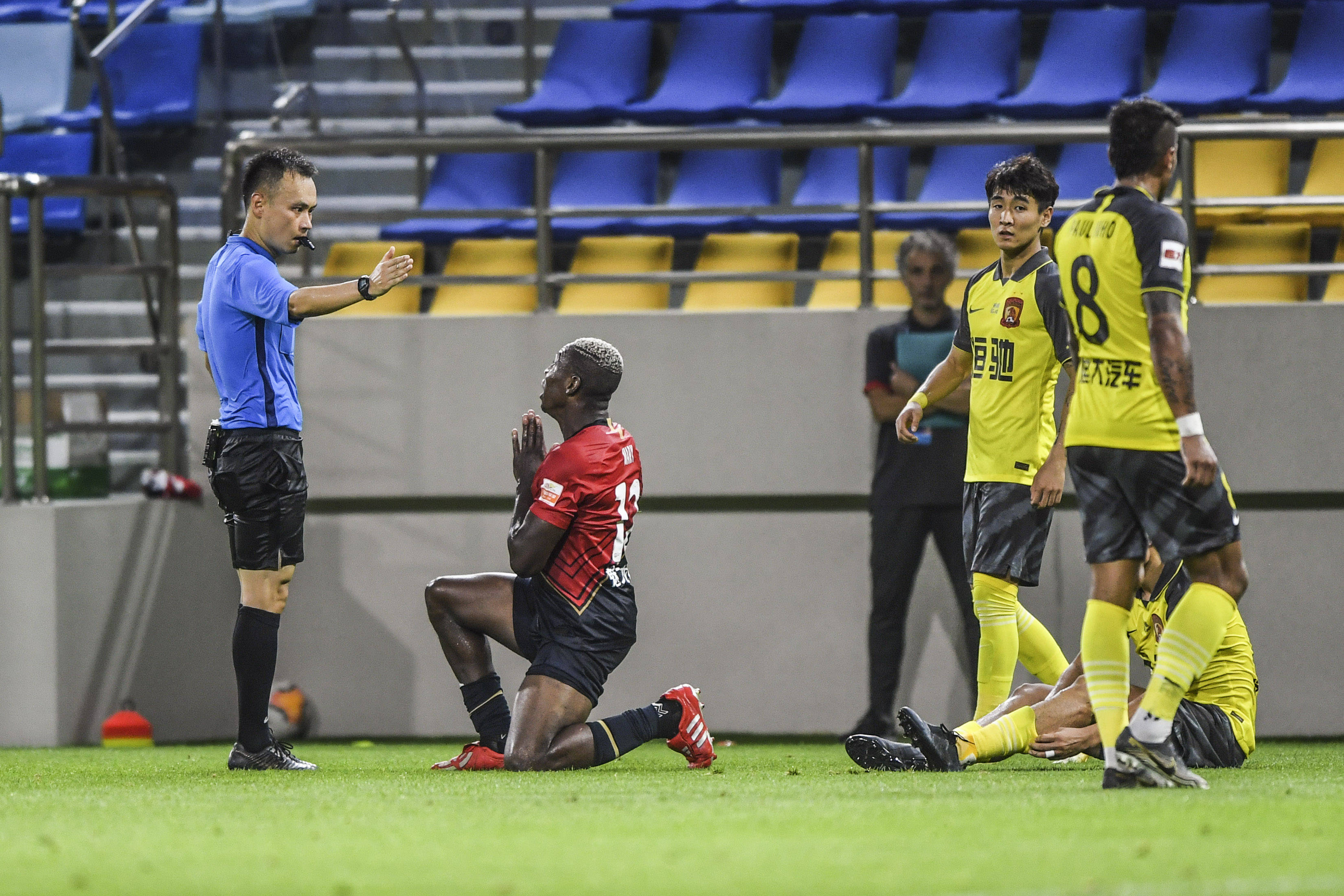 足球——2020中超联赛第一阶段第3轮集锦