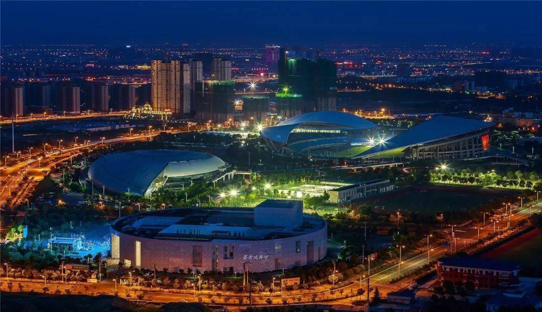 星光天地,印象城等几大商圈环伺,昆承中学,红梅小学(在建)等教育资源