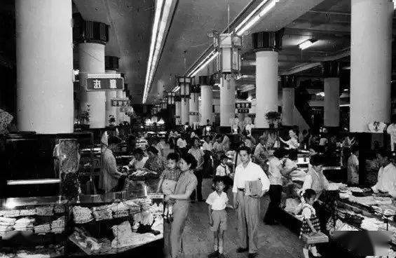 思想,逐渐对精神生活也有了需要,因此人们会选择一些时间去休闲娱乐