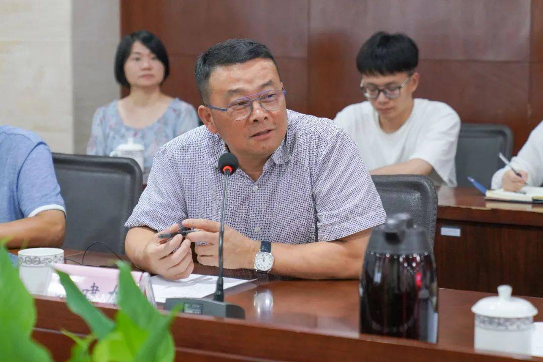 就企业发展情况,面临的困难周市商会和部分企业代表座谈会上,蔡力介绍