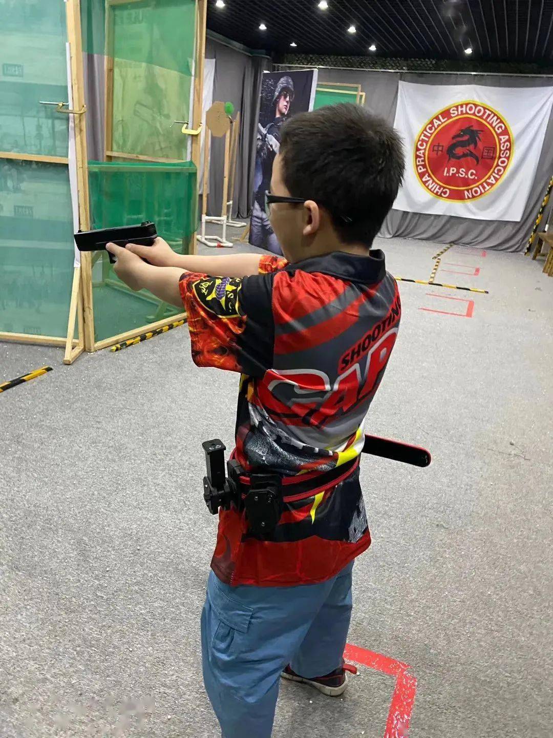 射击特训营如何变身小小神枪手快来加入射击训练营让孩子更自信更专注