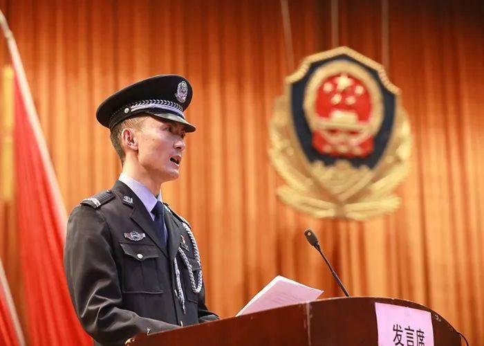 站长王世红 总站党委委员,办公室主任洛嘎 总站党委书记,政治委员袁斌