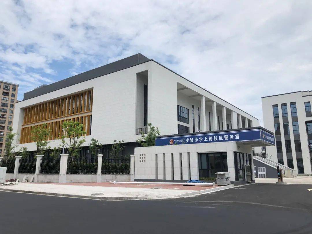 坛友:城北这里房价要涨了?星巴克社区店也开在这…_校区