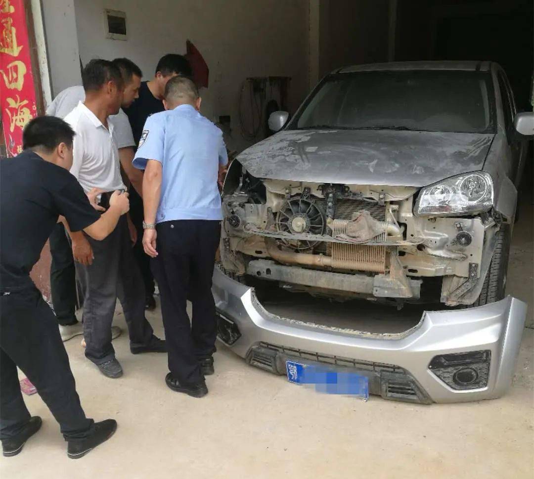 蕲春警方日前抓获两个肇事逃跑的司机