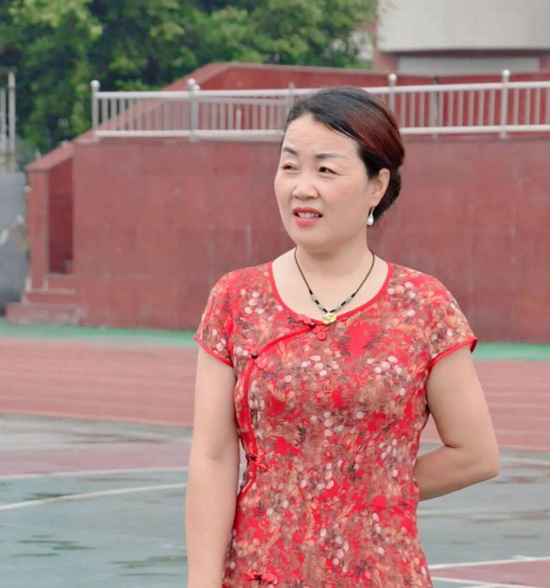 6.柏梓中学刘卫红陈玲,女,34岁,潼南区卧佛中学教师.