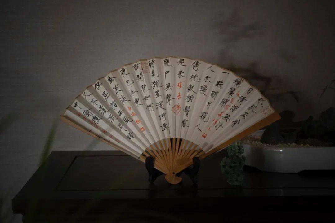 入清凉境生欢喜心鲁大东精品折扇赏析