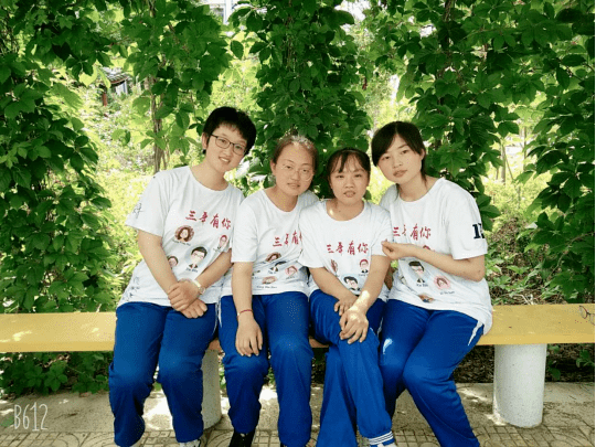 轮椅上的女孩陈巧玲