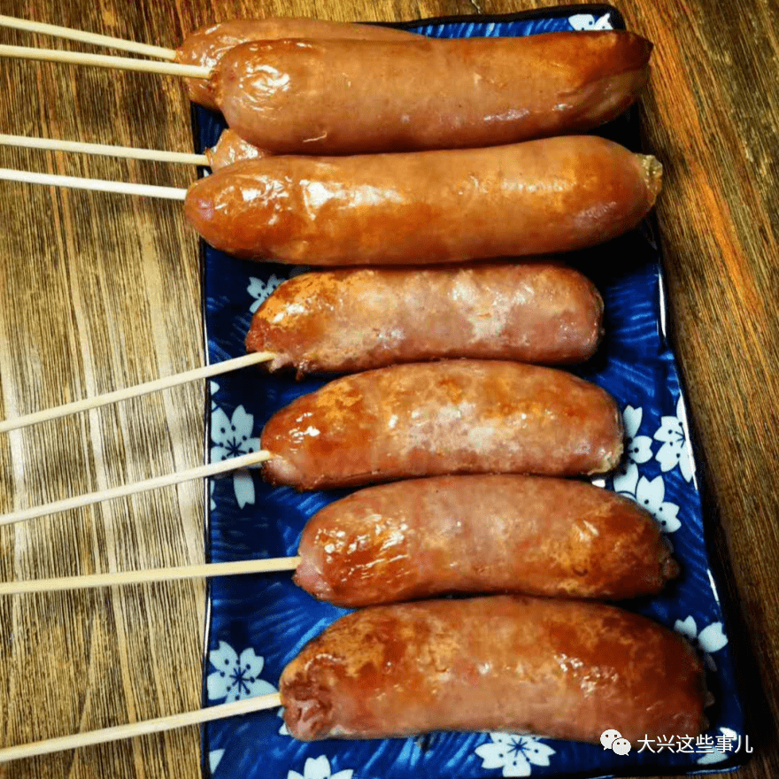 想想纯肉肠里满满的油汁