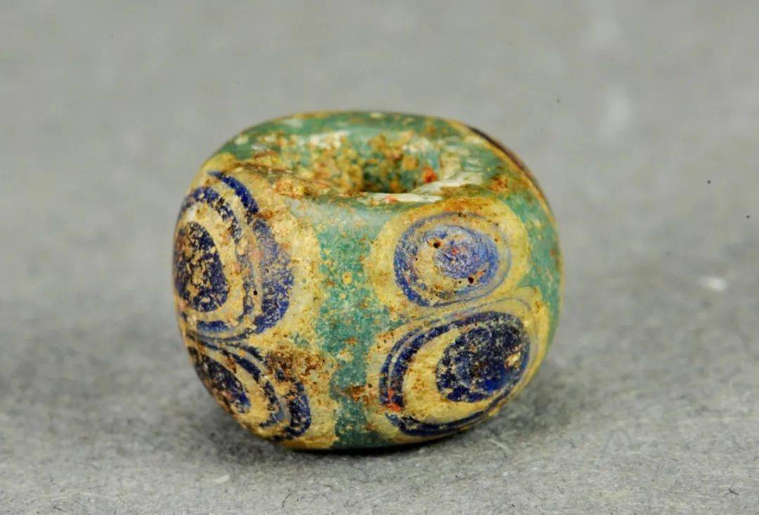 广州考古文物之美|汉代珠饰:蜻蜓眼式玻璃珠