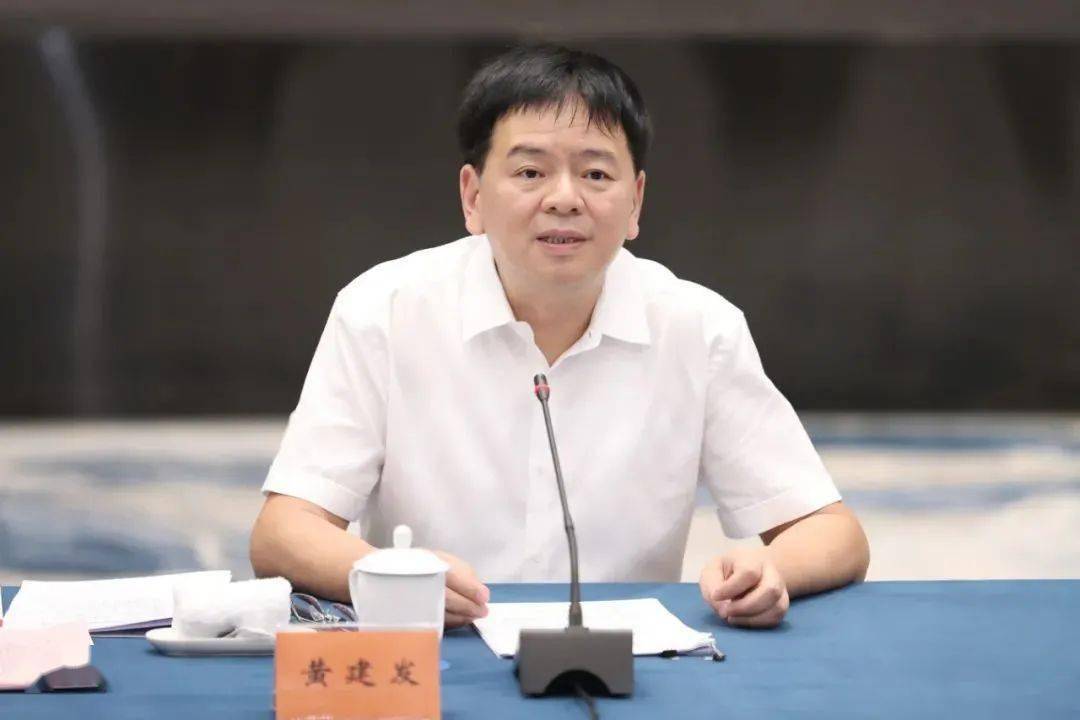 浙江省委常委组织部长黄建发主持召开更好发挥驻企服务员作用调研座谈