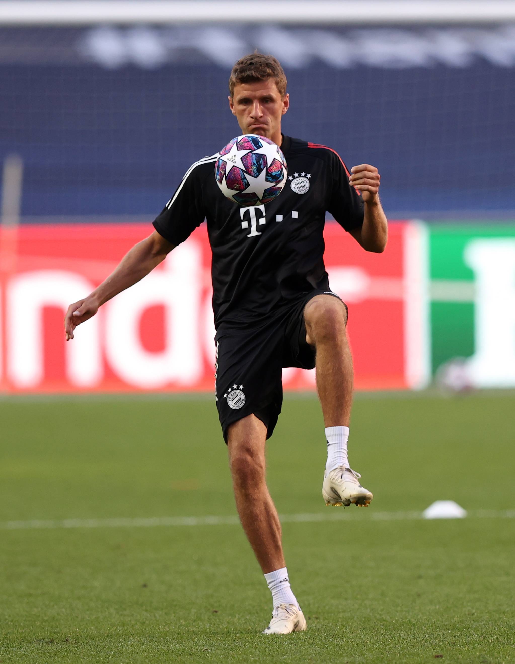 8月13日,拜仁慕尼黑队球员穆勒在训练中.