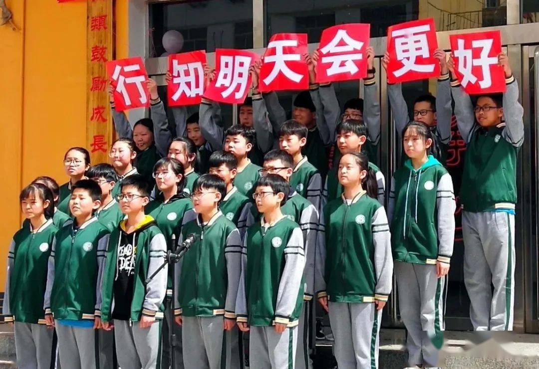 山西临汾各学校校服图片