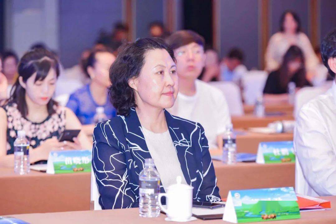 自治区文旅厅党组成员,副厅长李晓秋在致辞中说:"内蒙古与江苏的旅游