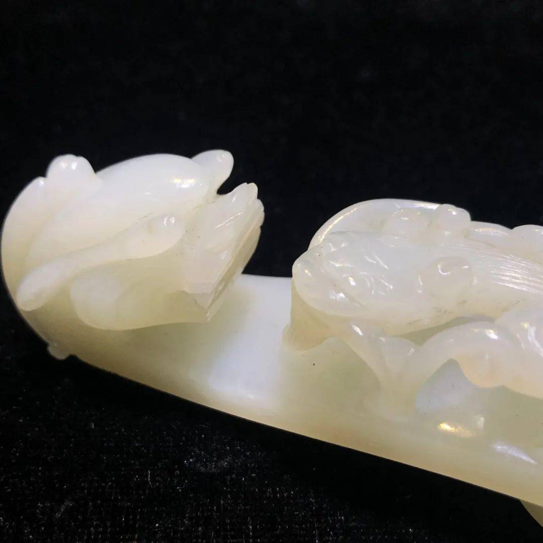 清乾隆和田白玉苍龙教子双龙钩