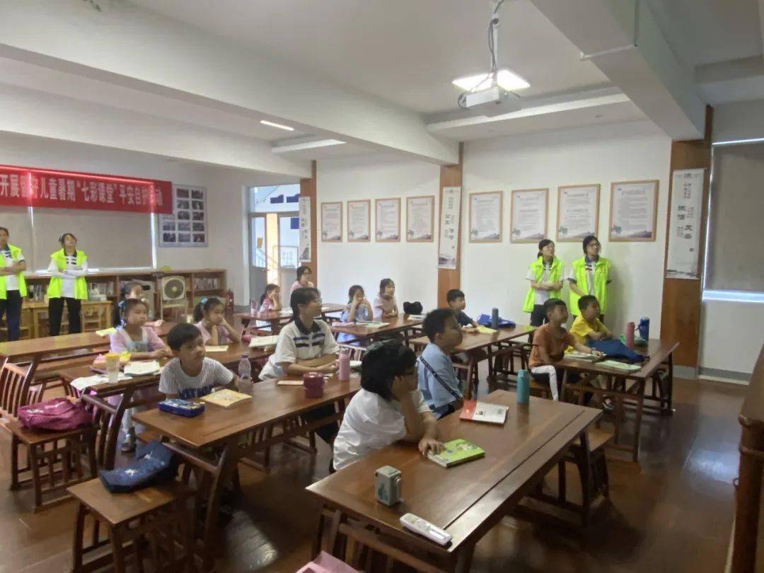 新时代文明实践春泥计划缤纷来袭这个暑假让你嗨翻一夏