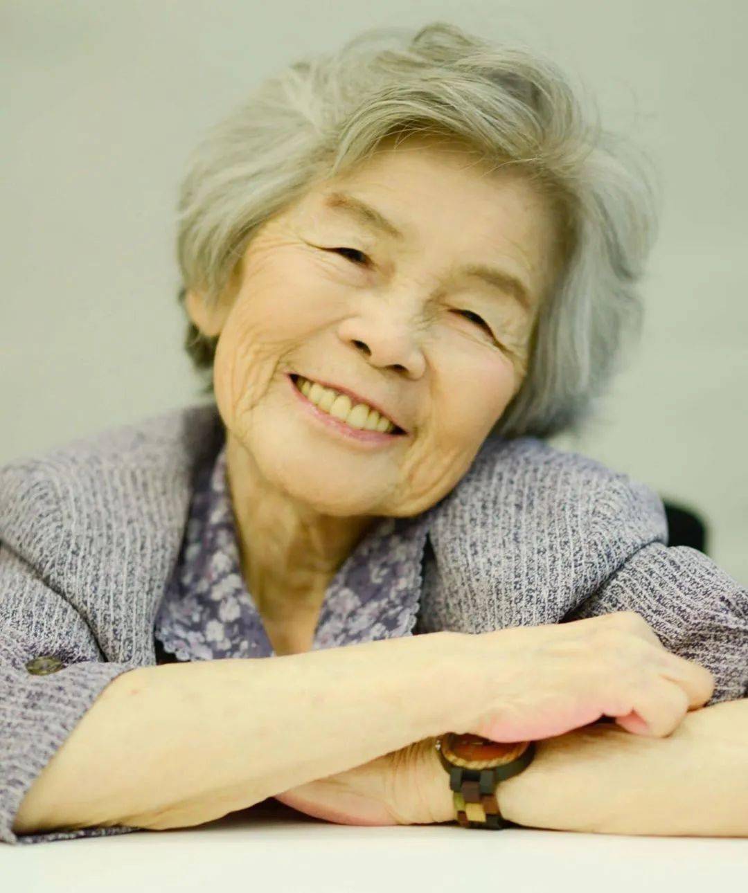这位奶奶就是来自日本的西本喜美子,今年已经92岁了.