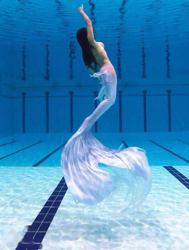 34岁美女老板原创美人鱼尾巴远销东南亚明星剧组都找她定制