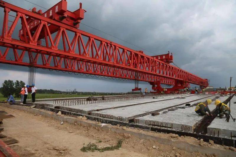 最新~省道101青阜铁路立交主桥合龙,预计通车时间是