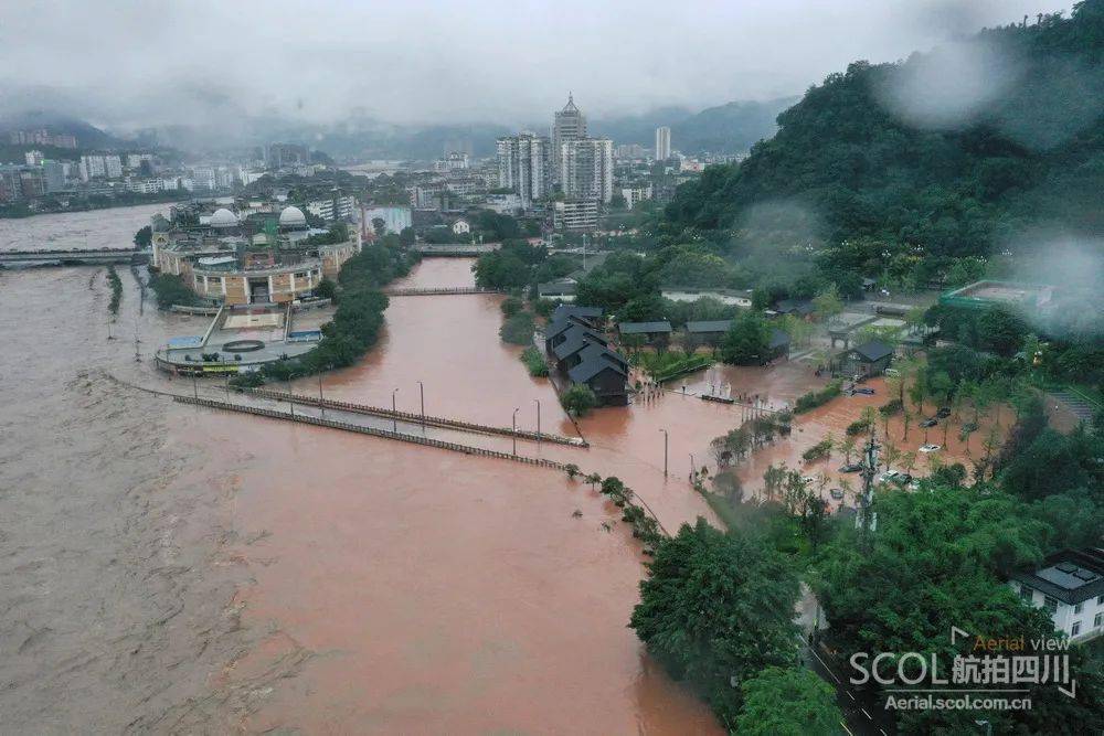 航拍直击百年一遇的洪水过境雅安