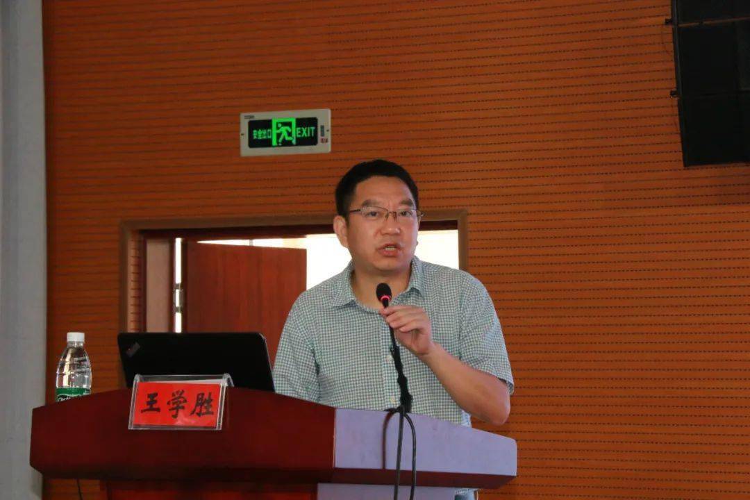 今天,多名大咖聚集我院谈胸痛论卒中,共推医疗卫生事业大发展!