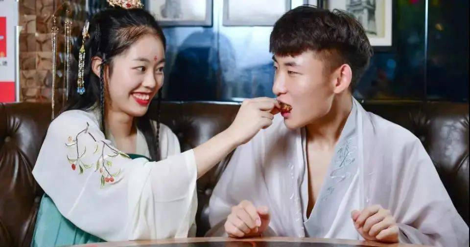 徐州知名鸭店竟成最佳约会地连牛郎都选这里把织女喂胖就飞不回天上了