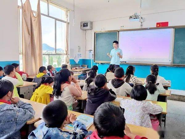 善建七彩课堂在守望乡卡子小学正式开课