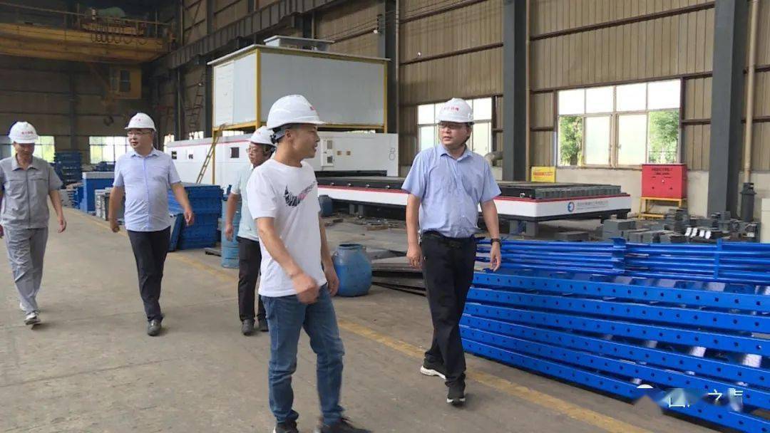 湖北锐烽机械制造有限公司董事长陈良军在乡党委政府的大力支持下,帮