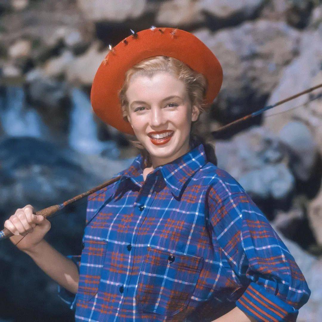 头像我并不讨厌等待因为等的时间越长相见的时候就越幸福