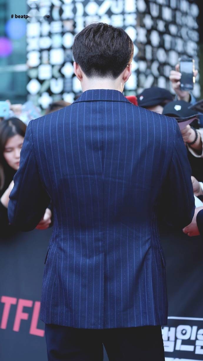 世勋的直角肩真的太绝了!