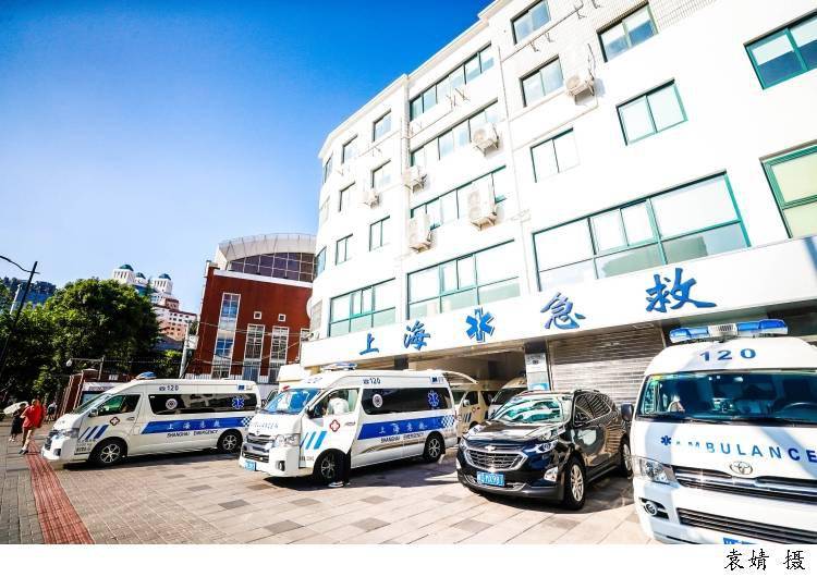 烈日下他们和时间赛跑为生命护航近期上海120急救工作量大幅攀升