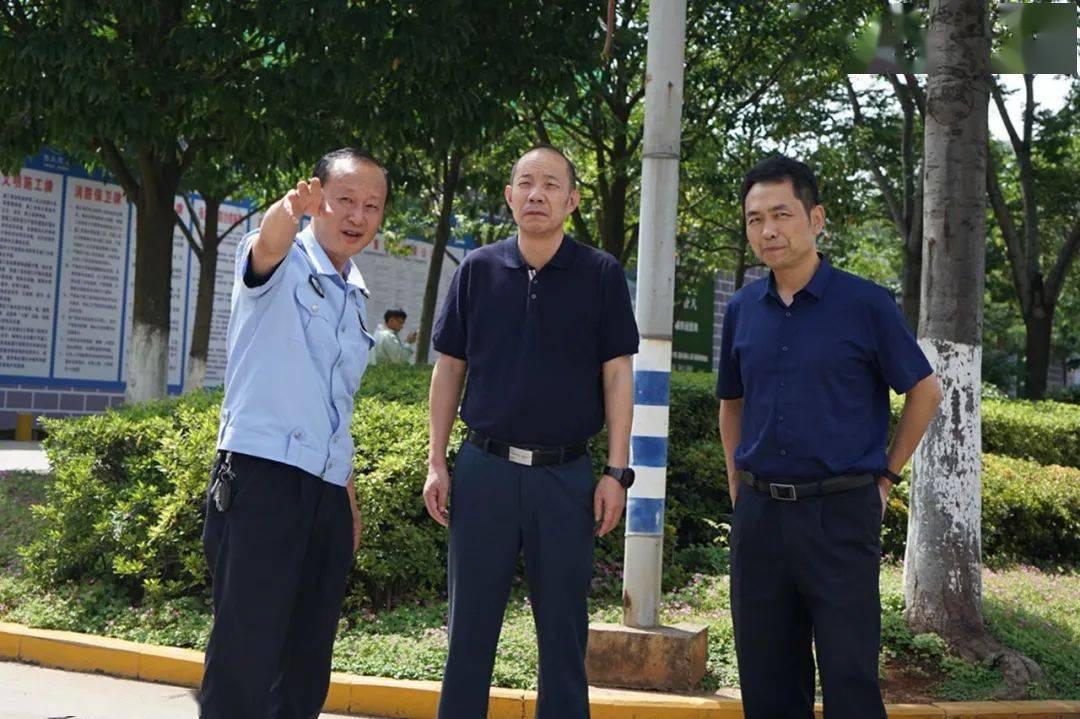 8月20日下午,曲靖市人民政府副市长,市公安局党委书记,局长陆永昌带队