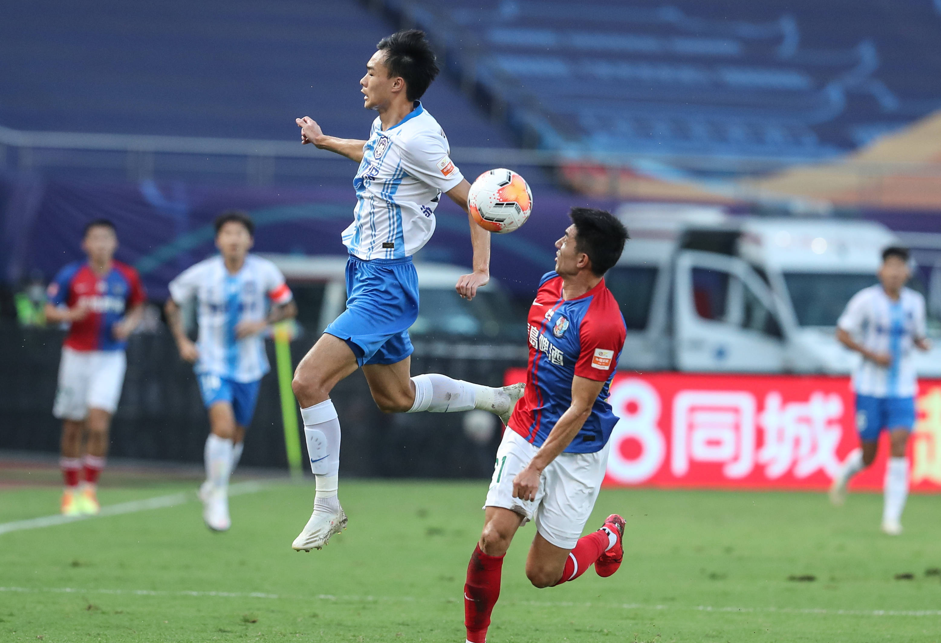 足球中超青岛黄海青港胜天津泰达