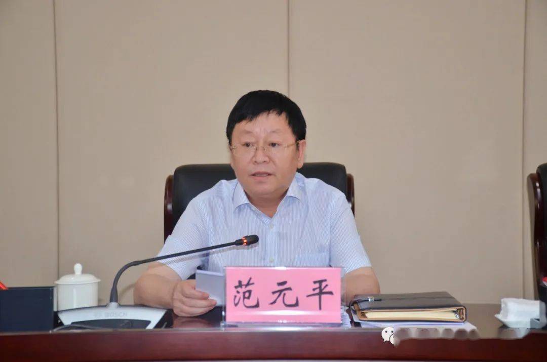 市人大常委会副主任田刚,朱庆跃,汪先明,曾润云,秘书长杨斌出席会议.