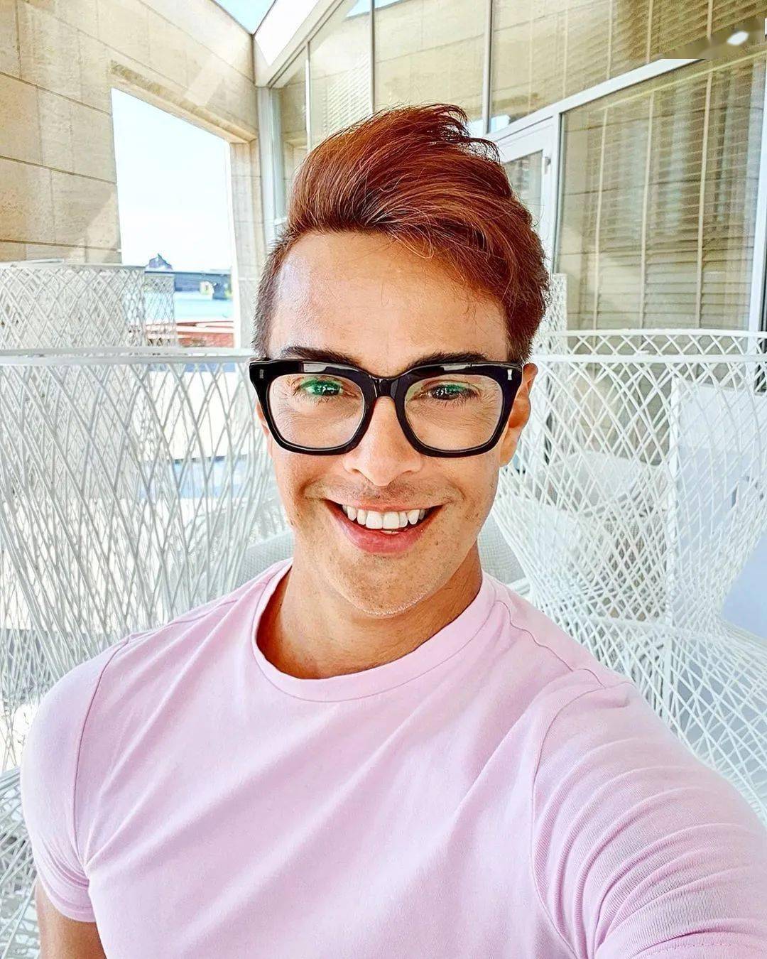 52岁帅哥25岁的颜,这个涂了防腐剂的大叔,透漏了逆龄生长的秘密_edson