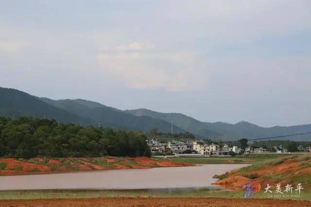 新平建兴黄草坝水库图片