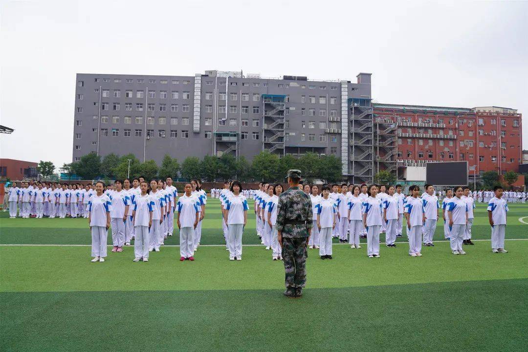 西安高新一中灃東中學校新生夏令營精彩啟幕踏著青春的旋律迎著初升的